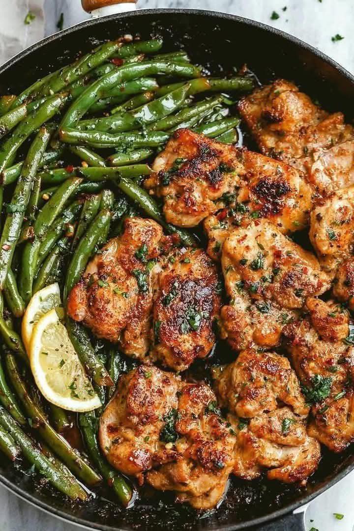 Lemon Garlic Butter Chicken and Green Beans Skillet 🍗😋
