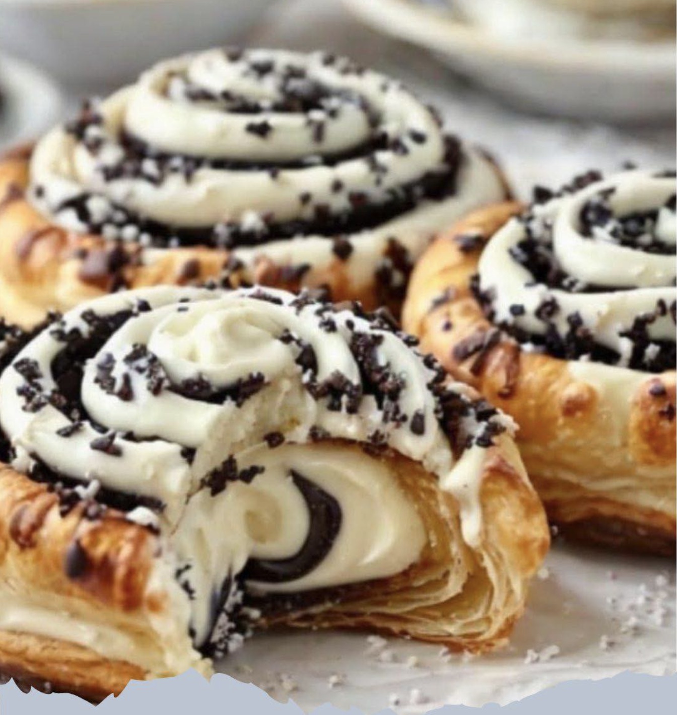Oreo-Stuffed Cinnamon Rolls