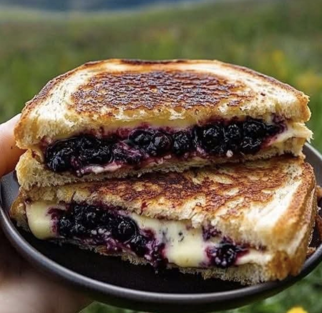 Balsamic Blackberry Bliss Grilled Cheese