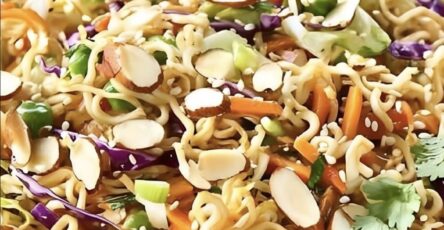 Crunchy 😉 Asian Ramen Noodle Salad