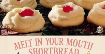 CHRISTMAS SHORTBREAD COOKIES
